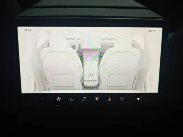 Tesla Model 3 — Фото автомобиля 11
