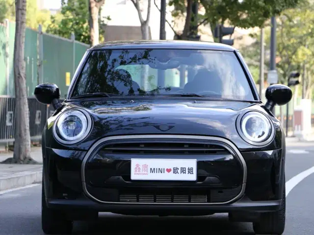 MINI Hatch — Фото автомобиля 2