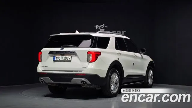 Ford Explorer Generation 6 — Фото автомобиля 2