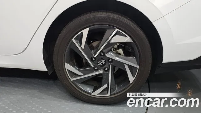 Hyundai AVANTE Новый Avante (CN7) — Фото автомобиля 21
