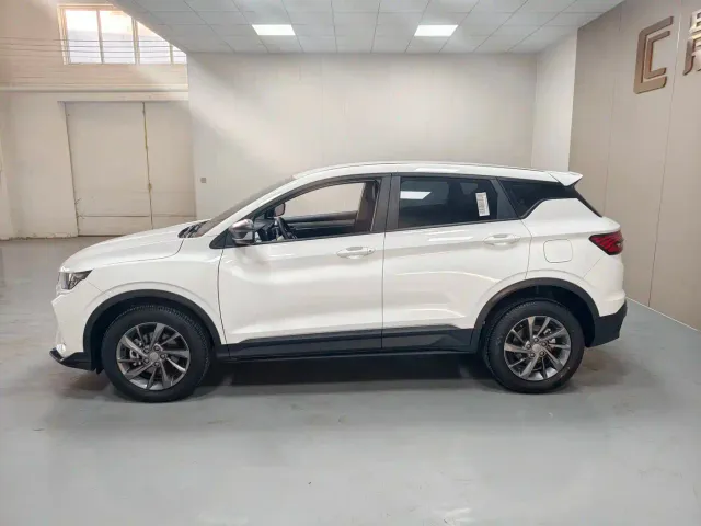 Geely Binyue — Фото автомобиля 8