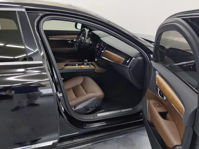 Volvo S90 — Фото автомобиля 8