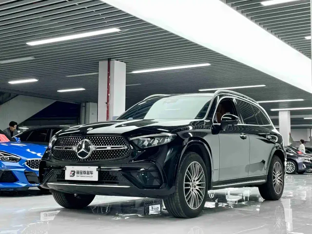 Фотография автомобиля — Mercedes-Benz GLC-Class
