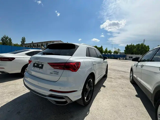 Audi Q3 — Фото автомобиля 3