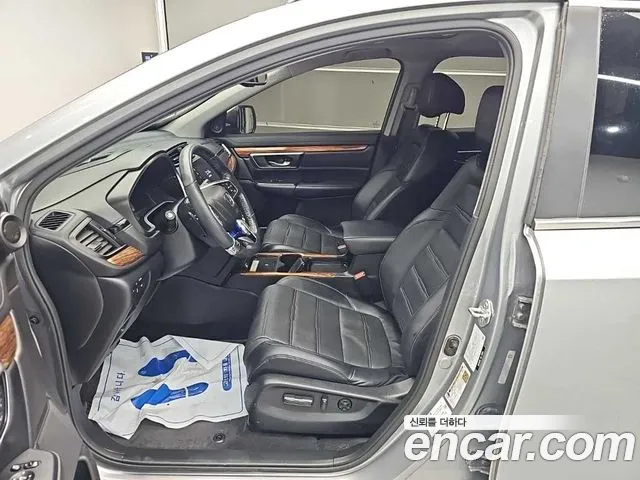 Honda CR-V CR-V 5-е поколение 2.0 гибрид Touring 4WD — Фото автомобиля 11