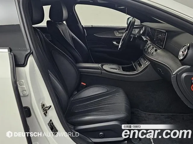 Mercedes-Benz CLS-Class — Фото автомобиля 9