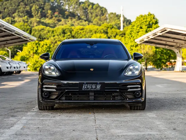 Porsche Panamera — Фото автомобиля 2