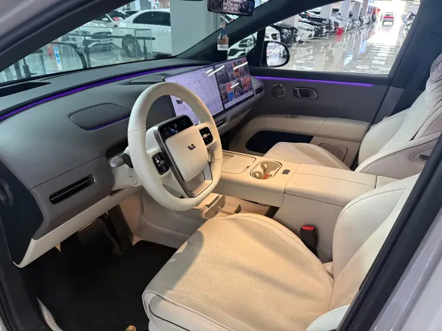 Li Auto i6 — Фото автомобиля 4