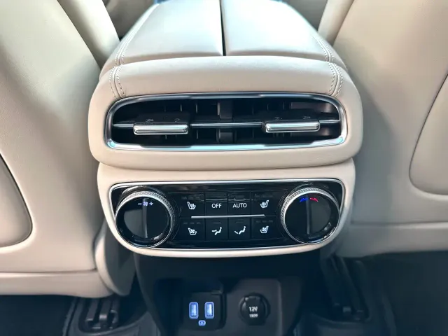 Genesis GV80 — Фото автомобиля 12