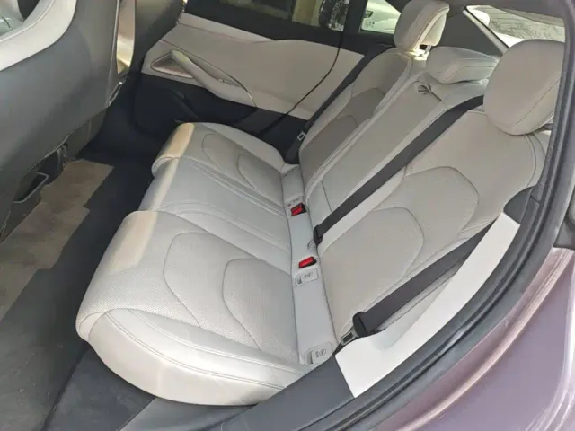 Xiaomi SU7 — Фото автомобиля 16