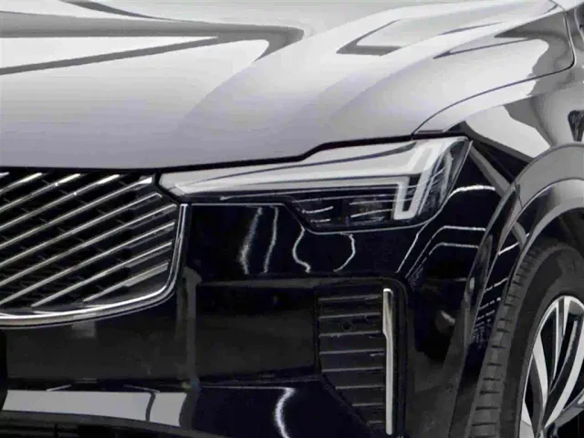 Volvo XC90 — Фото автомобиля 3