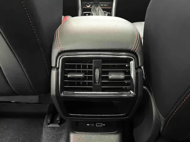 Skoda Karoq — Фото автомобиля 11