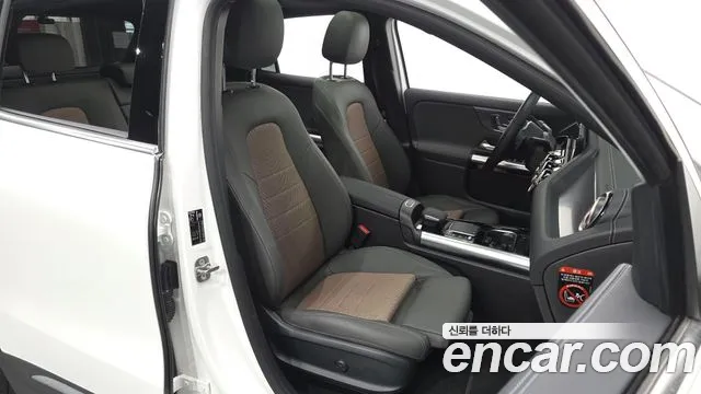 Mercedes-Benz EQA — Фото автомобиля 25