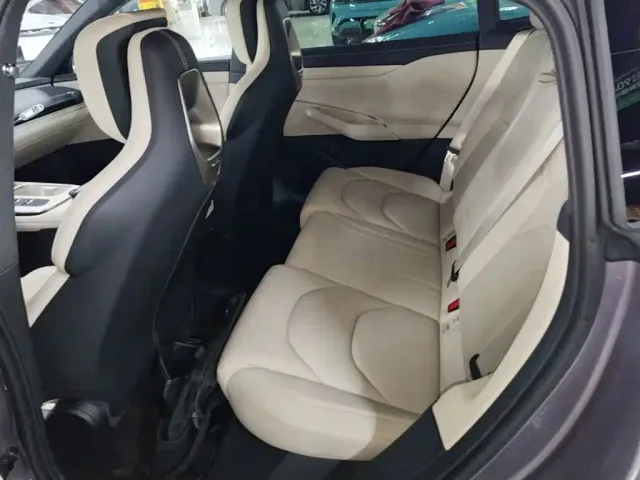 Xiaomi SU7 — Фото автомобиля 16
