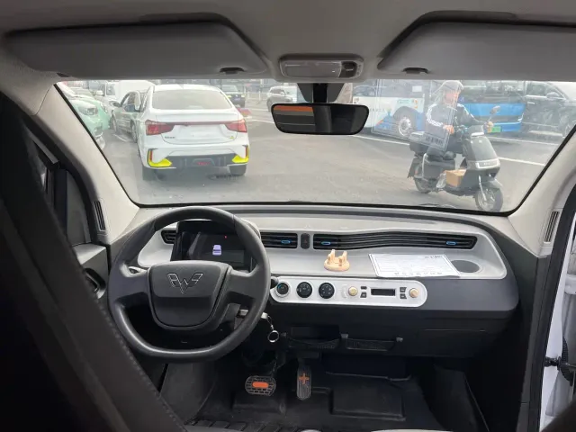 Wuling Hongguang Mini EV — Фото автомобиля 11
