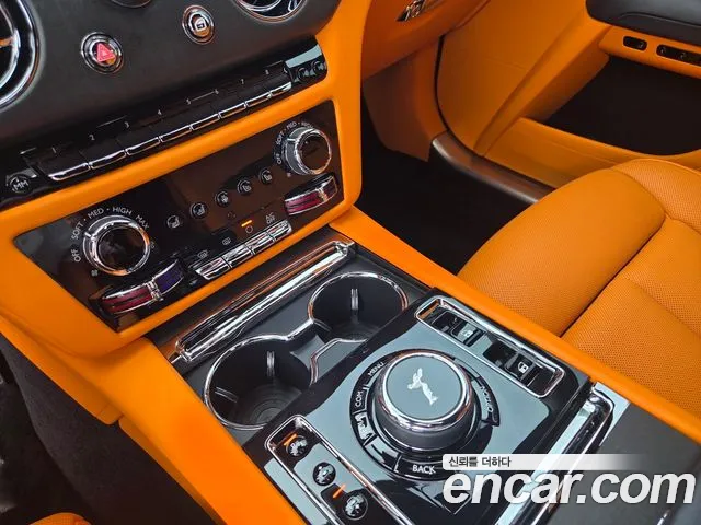Rolls-Royce Ghost — Фото автомобиля 14