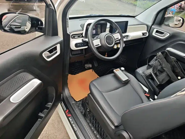 Wuling Hongguang Mini EV — Фото автомобиля 15