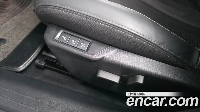 Peugeot 208 — Фото автомобиля 19