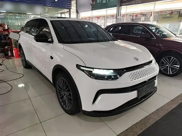 Leapmotor C11 — Фото автомобиля 3