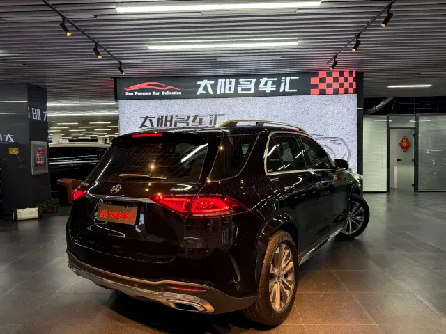 Mercedes-Benz GLE-Class — Фото автомобиля 13