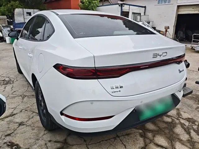 BYD Qin PLUS — Фото автомобиля 4