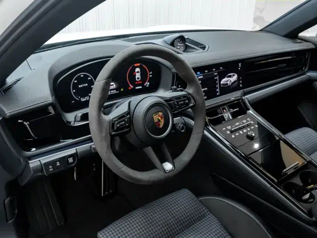 Porsche Panamera — Фото автомобиля 24