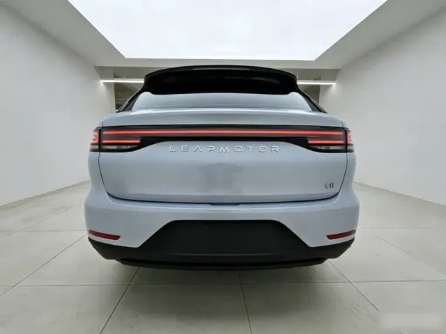 Leapmotor C11 — Фото автомобиля 22