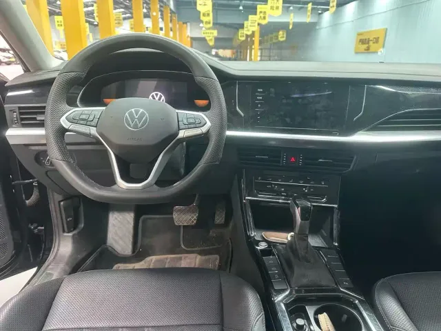 Volkswagen Passat — Фото автомобиля 7