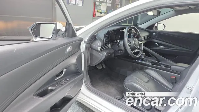 Hyundai AVANTE Avante (CN7) — Фото автомобиля 10