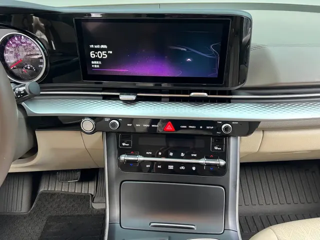 Kia Carnival — Фото автомобиля 15