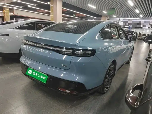 Leapmotor B01 — Фото автомобиля 6