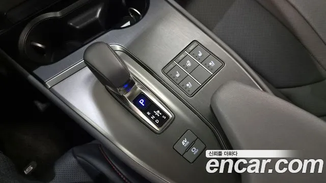 Lexus UX UX300h — Фото автомобиля 9