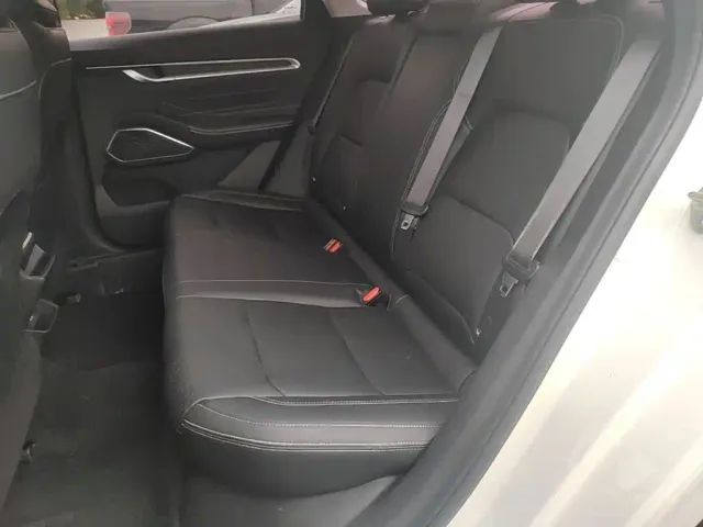 Geely Emgrand — Фото автомобиля 16