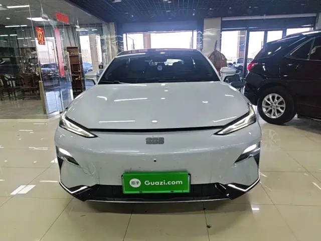 Geely Galaxy E8 — Фото автомобиля 2