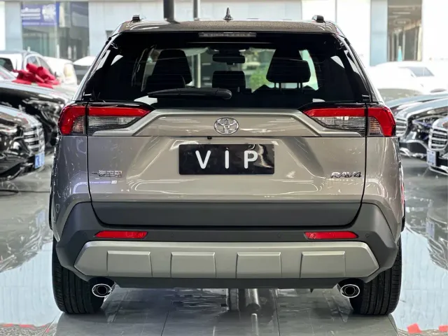 Toyota RAV4 — Фото автомобиля 4