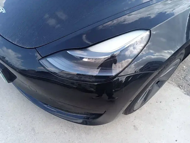 Tesla Model 3 — Фото автомобиля 23