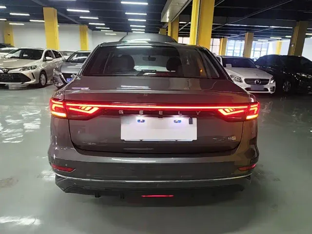 Geely Emgrand — Фото автомобиля 5