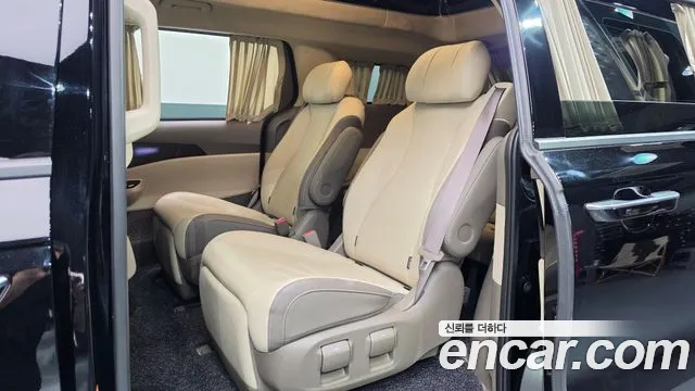 Kia Carnival Generation 4 — Фото автомобиля 11