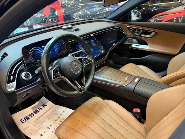 Mercedes-Benz E-Class — Фото автомобиля 6