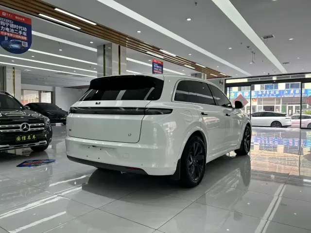 Li Auto L7 — Фото автомобиля 6