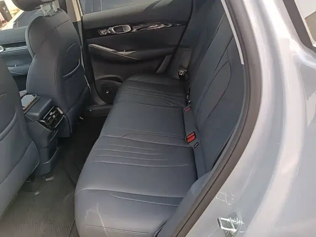 Geely Galaxy E5 — Фото автомобиля 16