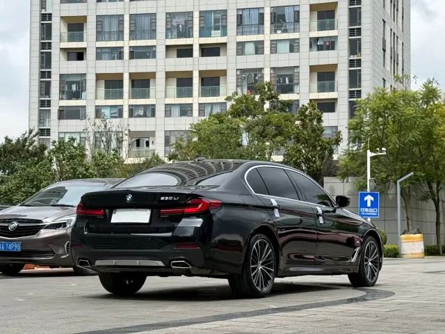 BMW 5 Series — Фото автомобиля 7