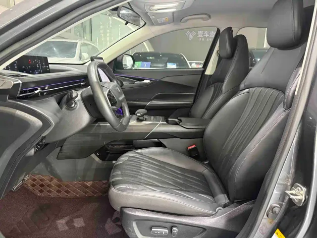 Changan Qiyuan A05 — Фото автомобиля 4