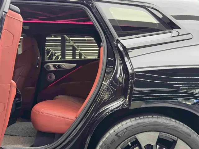 BMW XM — Фото автомобиля 9