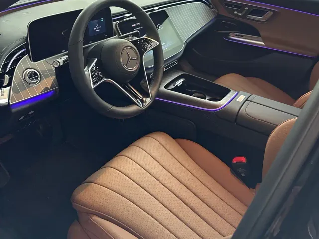Mercedes-Benz E-Class — Фото автомобиля 2