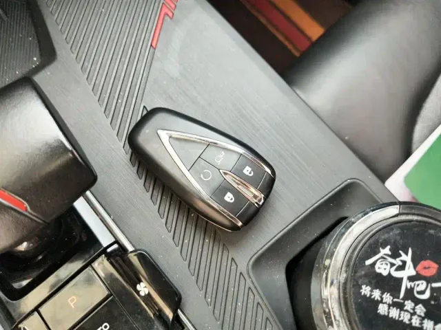 Changan Z6 — Фото автомобиля 11
