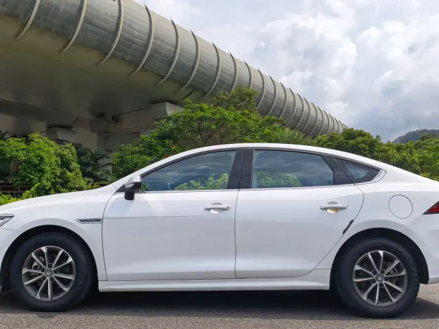 BYD Qin PLUS — Фото автомобиля 4