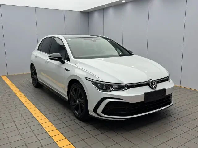Volkswagen Golf — Фото автомобиля 3