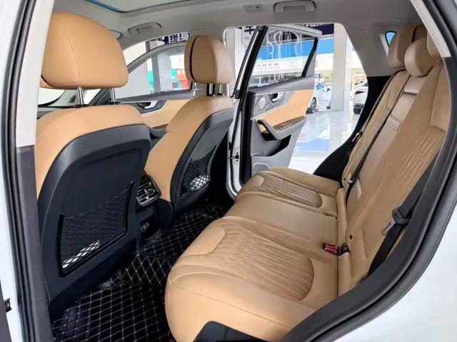 Hongqi HS5 — Фото автомобиля 6