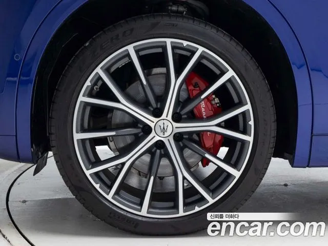 Maserati Grecale — Фото автомобиля 5